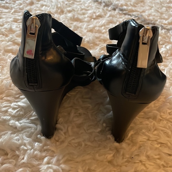I.N.C wedge black sandals - 8M - Picture 3 of 6
